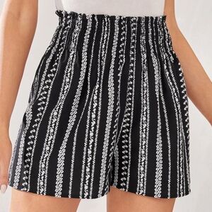 Elegant Black and White Patterned High Waist Shorts